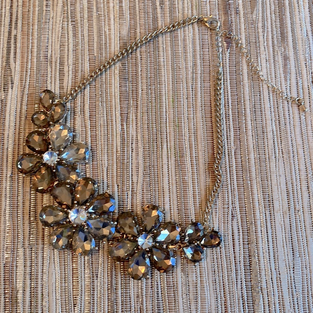 Costume Jewelry - Necklace -  Taupe Flowers